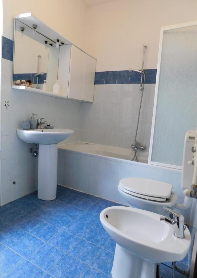 Appartamento Sul Lago Maggiore Castelletto sopra Ticino Bagian luar foto