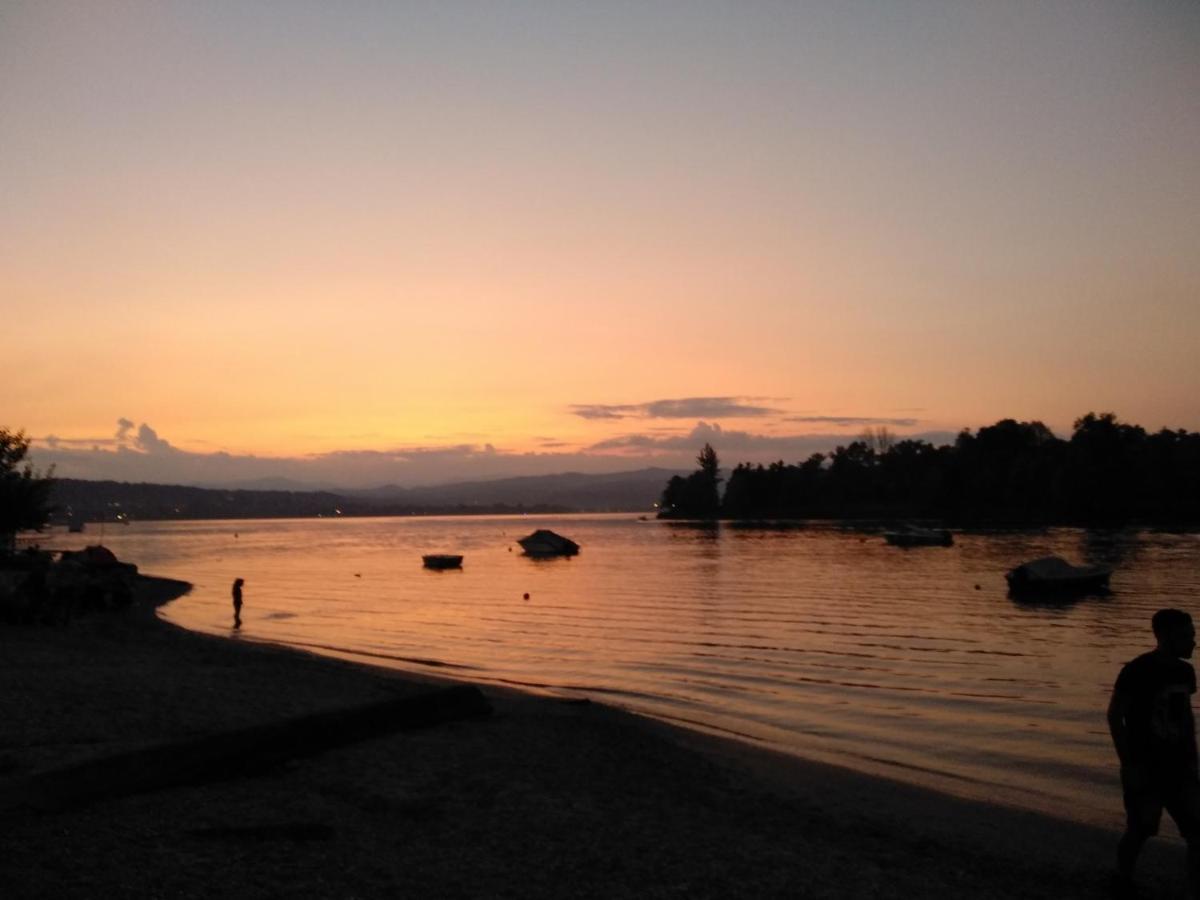 Appartamento Sul Lago Maggiore Castelletto sopra Ticino Bagian luar foto